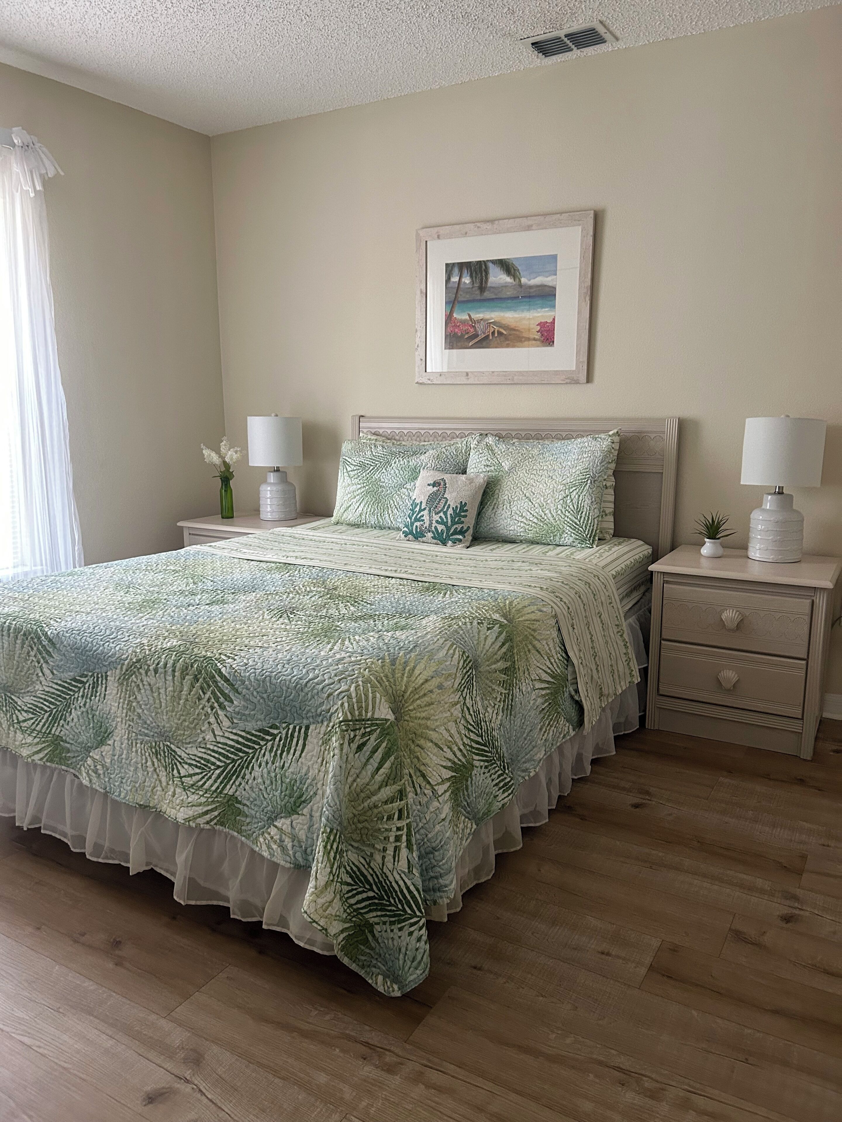 5 bedrooms, iron/ironing board, WiFi, bed sheets