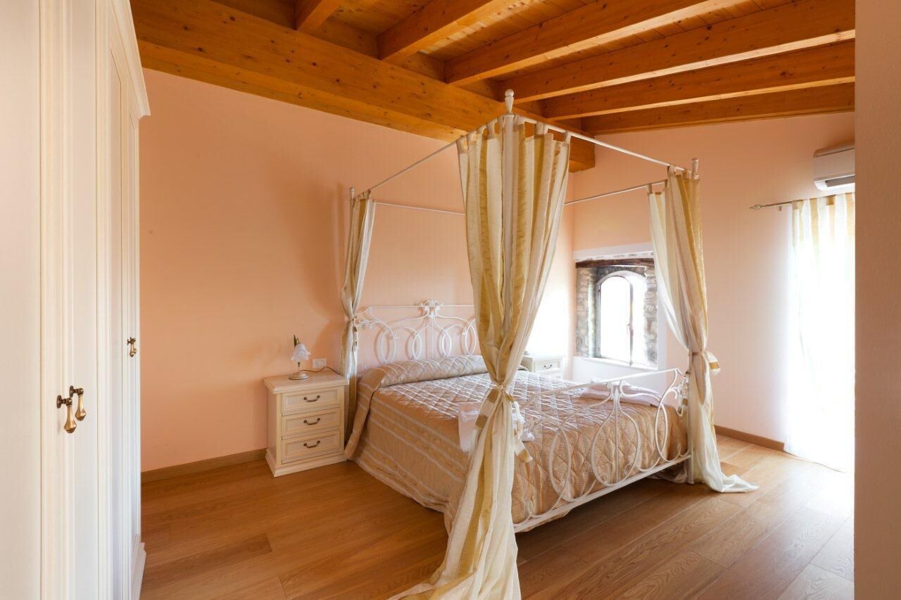 3 bedrooms, desk, iron/ironing board, WiFi