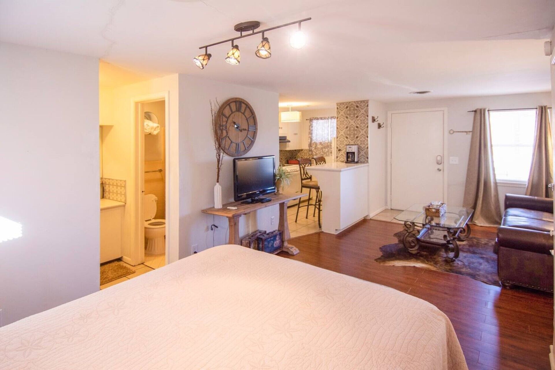 1 bedroom, iron/ironing board, WiFi, bed sheets