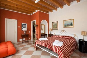 1 camera, Wi-Fi, lenzuola