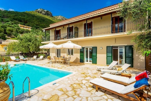 Villa Katerina - Five Bedroom Villa, Sleeps 10