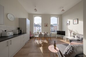 Apartament empresarial | Sala d'estar | Televisor de pantalla plana