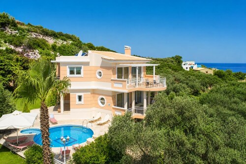 Villa Asimenia - Five Bedroom Villa, Sleeps 12