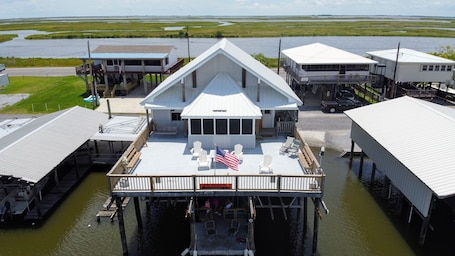 Exterior. Pelican's View Lodge- Boat Launch- Trailer Parking- Lights for night fishing