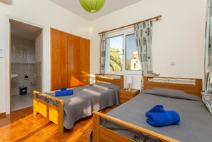 4 bedrooms, iron/ironing board, travel cot, WiFi - Villa Anastasia - Three Bedroom Villa, Sleeps 6 (Peyia)