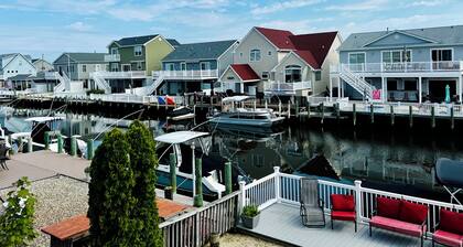 Renovated Lagoon Front Home in Beach Haven West!