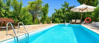 Villa Antigoni - Two Bedroom Villa, Sleeps 4