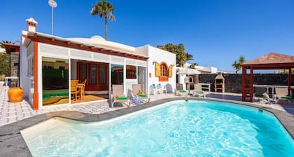 Villa Palmira - Four Bedroom Villa, Sleeps 8
