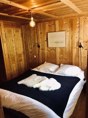 2 bedrooms, iron/ironing board, WiFi, bed sheets - Flat in a chalet surrounded by nature | Sauna (Les Houches)