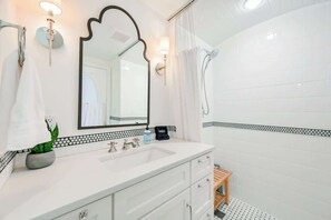 淋浴设施、吹风机