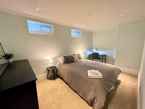 2 sovrum, strykjärn/strykbräda, wi-fi och sängkläder