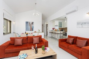 TV, fireplace, DVD player - Villa Arda - Three Bedroom Villa, Sleeps 7 (Apokoronos)