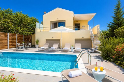 Villa Arda - Three Bedroom Villa, Sleeps 7