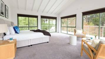 7 quartos, escrivaninha, ferros/tábuas de passar roupa, Wi-Fi