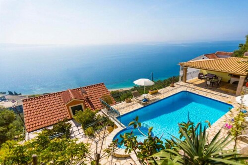 Villa Aris - Two Bedroom Villa, Sleeps 4