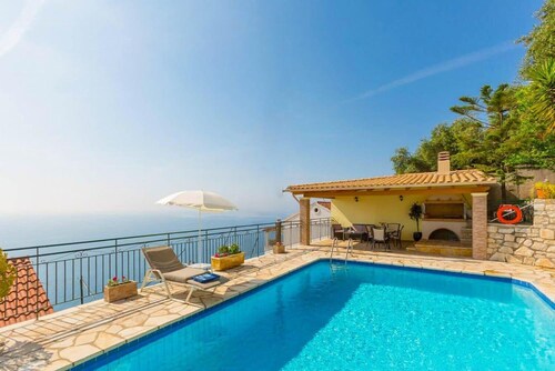Villa Aris - Two Bedroom Villa, Sleeps 4