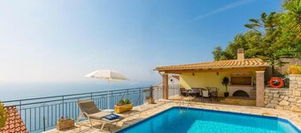 Villa Aris - Two Bedroom Villa, Sleeps 4