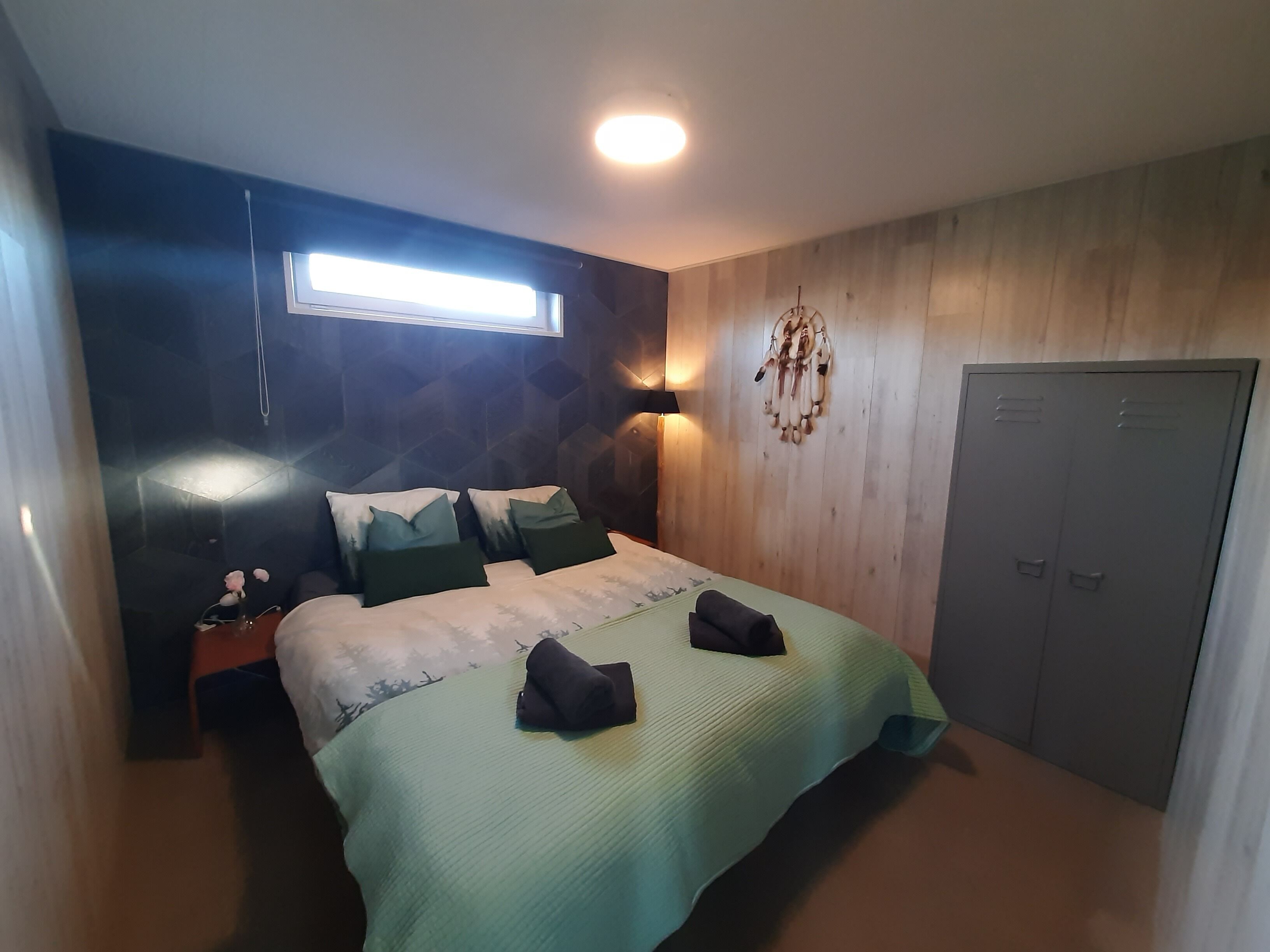 2 makuuhuonetta, silitysrauta/-lauta, vauvan matkasänky, ilmainen Wi-Fi