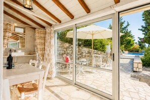 Dining - Millers Cottage Large Private Pool, A/C, WiFi (Paxi)