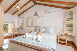 2 bedrooms, iron/ironing board, travel cot, WiFi