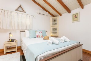 2 bedrooms, iron/ironing board, travel cot, WiFi