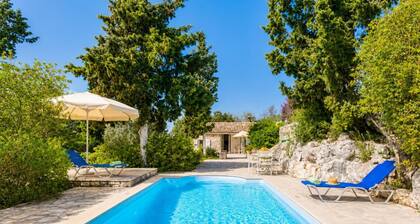 Millers Cottage Large Private Pool, A/C, WiFi