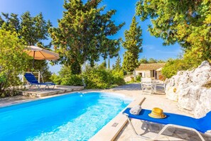 Pool - Millers Cottage Large Private Pool, A/C, WiFi (Paxi)