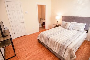 1 bedroom, iron/ironing board, WiFi, bed sheets - ⭐️ Stacy's ❤ of Midtown ⭐️ FAST 100mbps wi-fi ⭐️ (Oklahoma City)