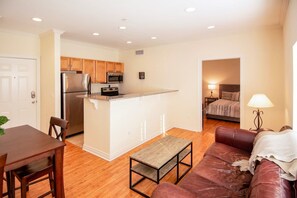 TV - ⭐️ Stacy's ❤ of Midtown ⭐️ FAST 100mbps wi-fi ⭐️ (Oklahoma City)