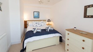 3 bedrooms, WiFi, bed sheets
