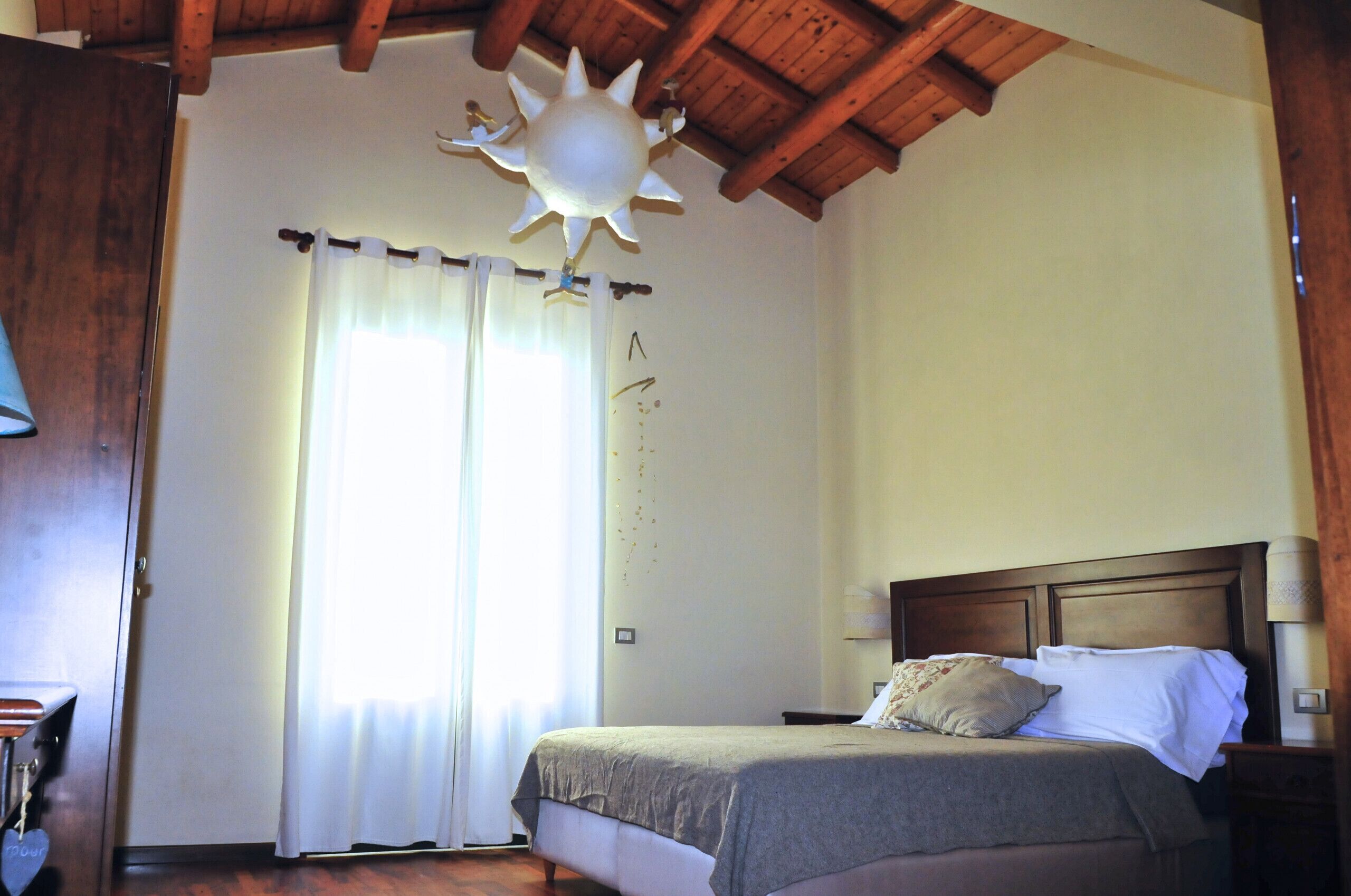 3 quartos, Wi-Fi de cortesia, roupa de cama