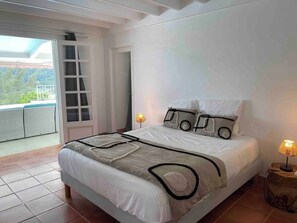 4 bedrooms, in-room safe, iron/ironing board, travel cot