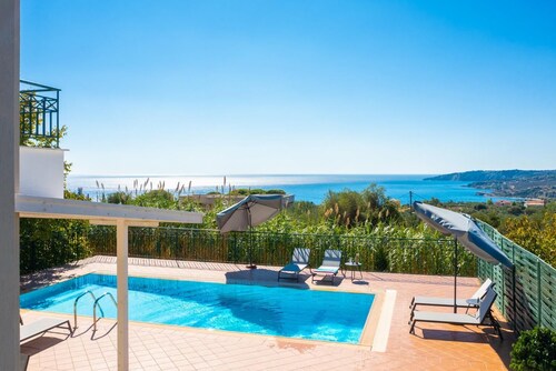 Villa Erasmia - Three Bedroom Villa, Sleeps 6