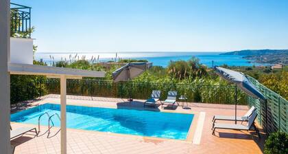 Villa Erasmia - Three Bedroom Villa, Sleeps 6
