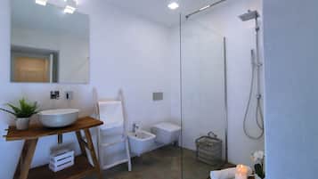 Villa, Beachfront | Bathroom | Shower, hair dryer, bidet