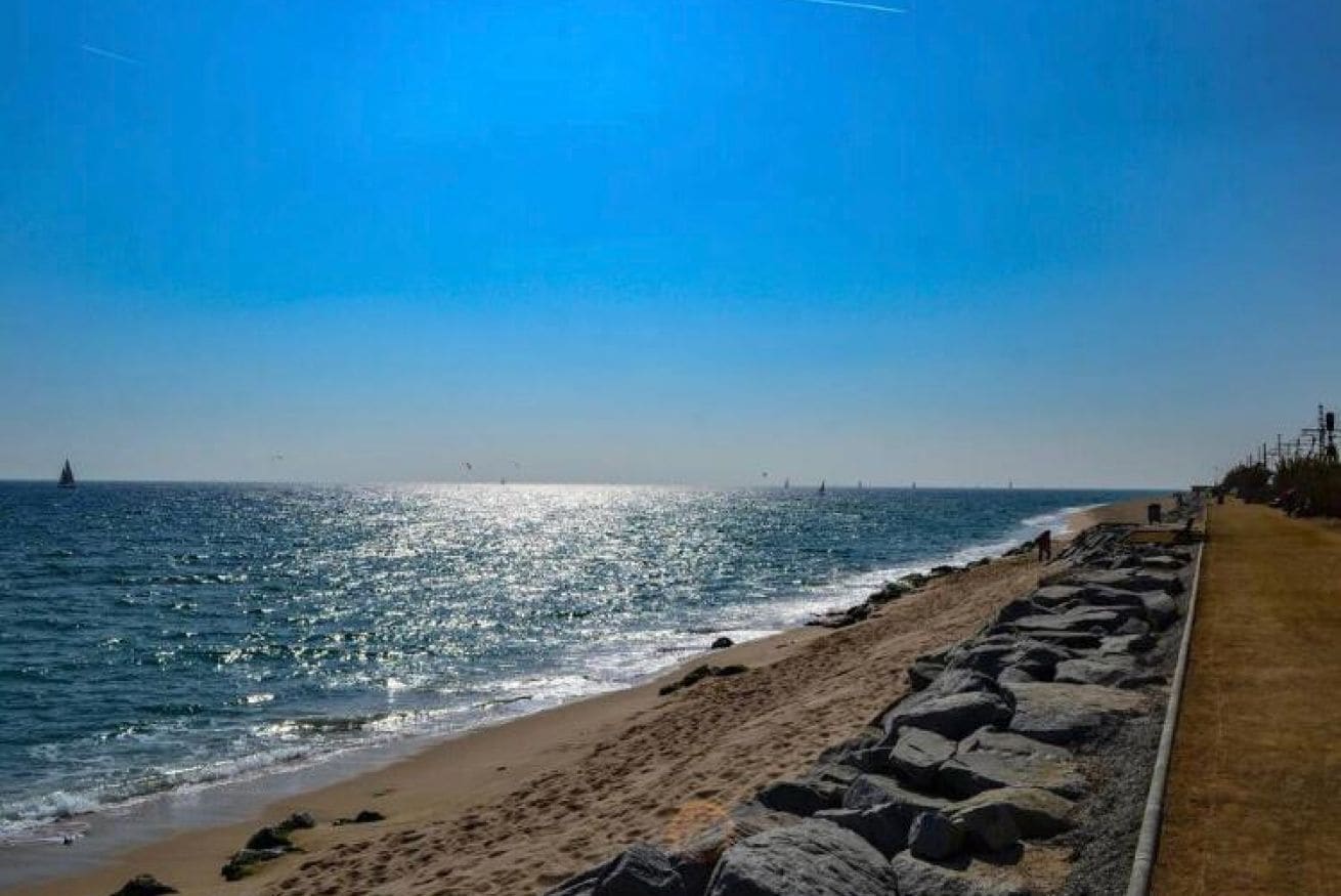Beach nearby, beach towels