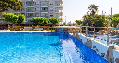Residential Costamar Playa, with swimming pools near Bcn
