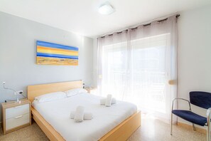 3 dormitorios, tabla de planchar con plancha, cuna de viaje y wifi