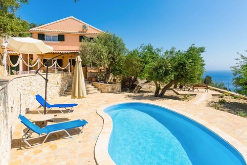 Villa Francesca - Two Bedroom Villa, Sleeps 4