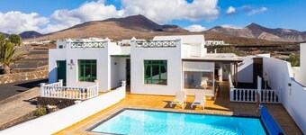 Villa Sol y Mar - Three Bedroom Villa, Sleeps 6