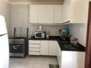 Geladeira, cooktop, liquidificador