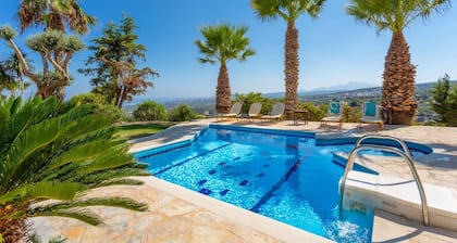 Villa Astro - Four Bedroom Villa, Sleeps 8
