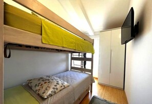 3 bedrooms, iron/ironing board