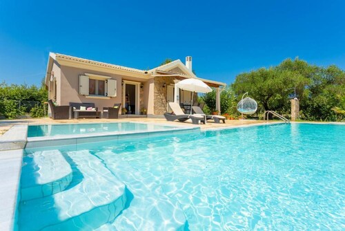 Villa Popi - Two Bedroom Villa, Sleeps 4