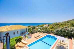 Pool - Skala Villa Yellow - Three Bedroom Villa, Sleeps 8 (Ionian Islands)