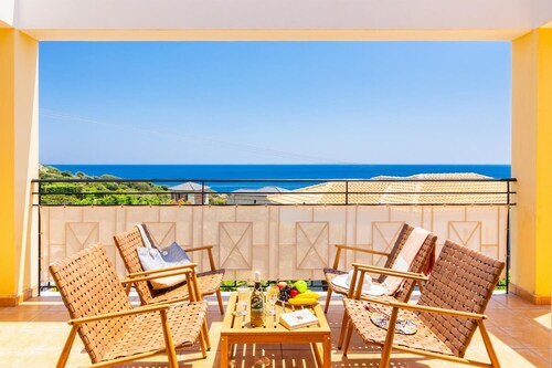 Skala Villa Yellow - Three Bedroom Villa, Sleeps 6
