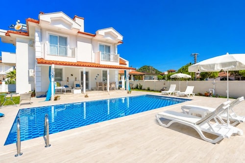 Villa Mina - Five Bedroom Villa, Sleeps 9