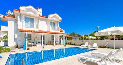 Villa Mina - Five Bedroom Villa, Sleeps 9
