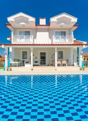 Pool - Villa Mina - Five Bedroom Villa, Sleeps 10 (Dalyan)
