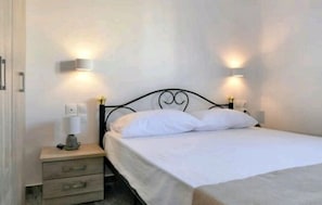 Apartamento, 2 quartos | 2 quartos, cofres nos quartos, individualmente decorados